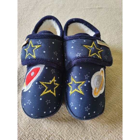 Livie & Luca Hybrid Shoe/Slipper Space Applique Size L(12-13) - Picture 1 of 3